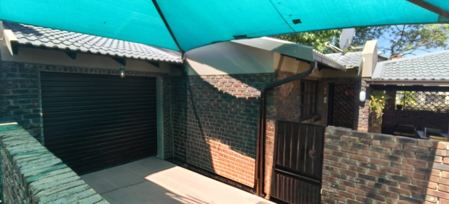 2 Bedroom Property for Sale in Geelhoutpark North West